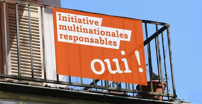 Bannière en tissu " Initiative multinationales responsables, oui "