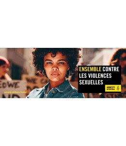 Bannières en tissu avec slogan pour la campagne «ENSEMBLE CONTRE LES VIOLENCES SEXUELLES» 
